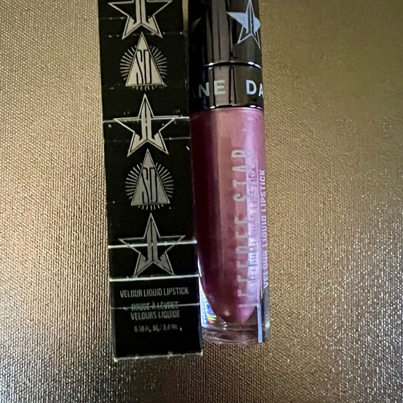 JEFFREE STAR Cosmetics Velour
Liquid Lipstick - Ryland - Picture 7 of 7